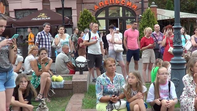 Танцуем с оркестром Валерия Коваля и песней Ангелины Малявко! смотреть онлайн