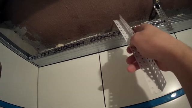 ПОТОЛОК ИЗ ГИПСОКАРТОНА В ВАННОЙ ПО НАПРАВЛЯЮЩИМ смотреть онлайн