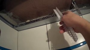 ПОТОЛОК ИЗ ГИПСОКАРТОНА В ВАННОЙ ПО НАПРАВЛЯЮЩИМ