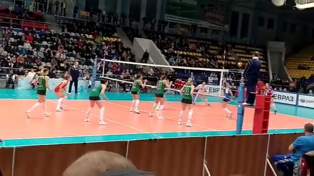 Розыгрыш мяча в замедленной съемке смотреть онлайн