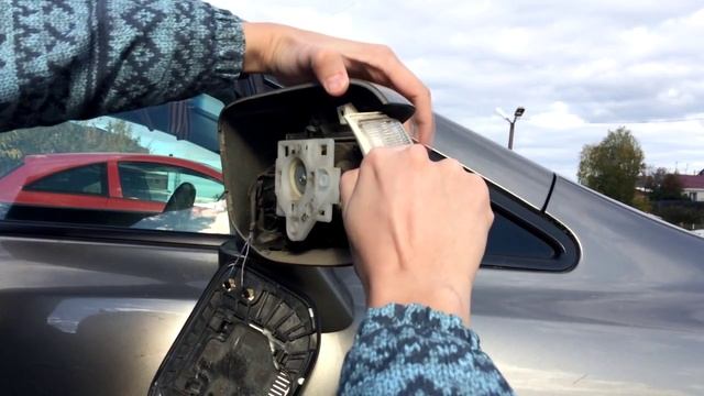 ЗАМЕНА ПОВОРОТНИКА ПОВТОРИТЕЛЯ БОКОВОГО ЗЕРКАЛА  НА HONDA CIVIC 4D 8-ГО ПОКОЛЕНИЯ