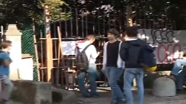 Due scuole occupate dagli studenti смотреть онлайн