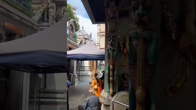 Sri Veeramakaliamman Temple & Little India in Singapore смотреть онлайн