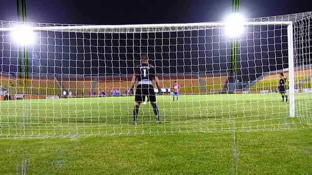 Primer penal ataja Maximiliano смотреть онлайн