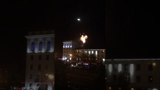 "За Победу"-дочка выдаёт ...можно не смотреть,а слушать)) смотреть онлайн