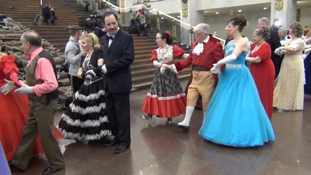 Полька тройками. Бал в ЦМВС России на Поклонной горе. Москва. 3-04-2021 смотреть онлайн
