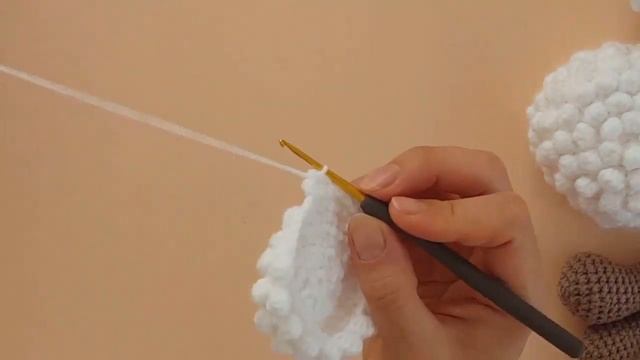 шапочка для барашки узором шишечки смотреть онлайн