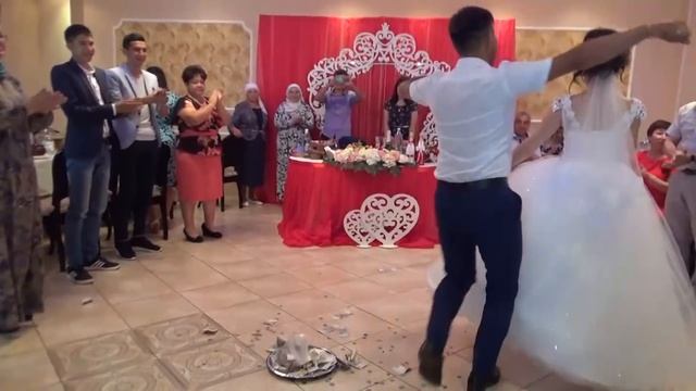 Самый зажигательный танец жениха!!! смотреть онлайн