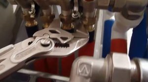 Разрезной ключ Jonnesway