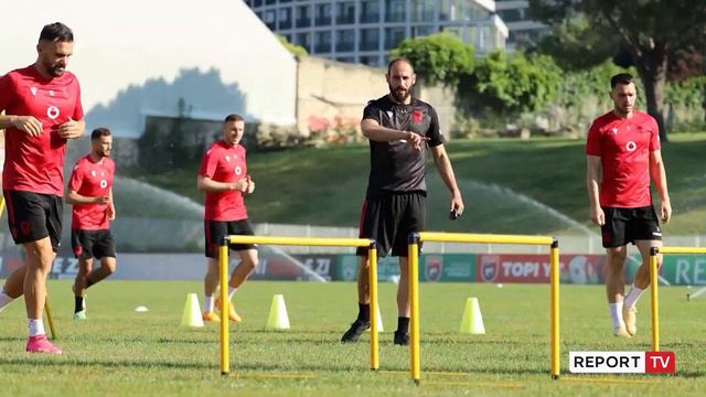 Euro 2024/ Nesër ndeshja me Moldavinë, Sylvinho: Armando Sadiku simboli i ekipit, kemi 7 finale! смотреть онлайн
