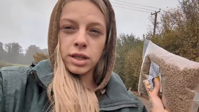 My boyfriend outfishes me on a new lake... // Whinwhitsle Coarse Fishery смотреть онлайн