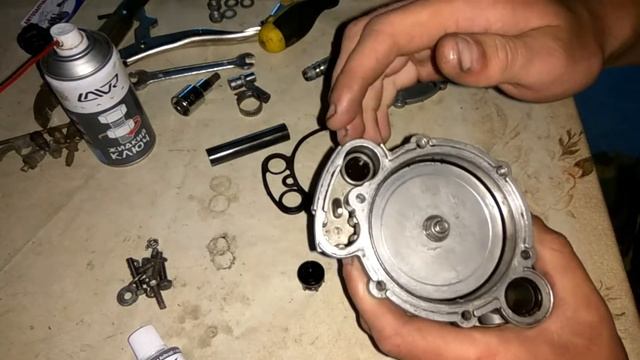 вакуумный насос ауди 100 с4 2.3 течет масло, сборка клапанов смотреть онлайн