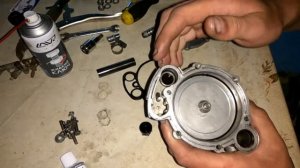 вакуумный насос ауди 100 с4 2.3 течет масло, сборка клапанов