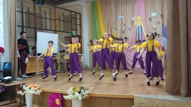 Калейдоскоп - Далеко от мамы | 8 марта смотреть онлайн