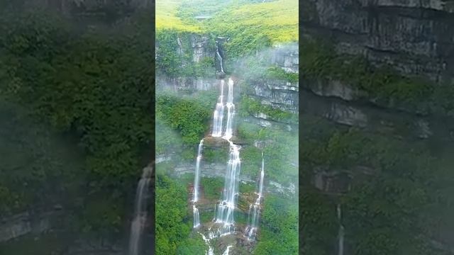 Водопады в провинции Гуйчжоу, Китай смотреть онлайн