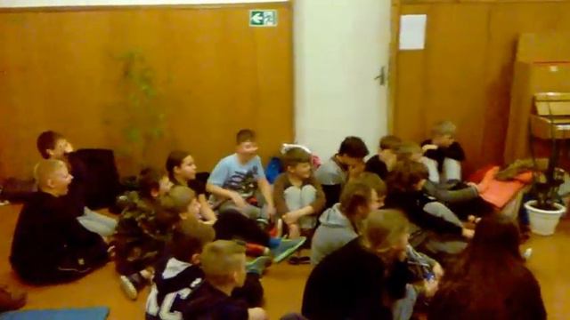 Jaunojo kario būrelio išvyka смотреть онлайн