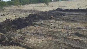 Копка котлована под фундамент экскаватором погрузчиком