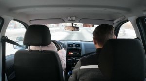 Первый раз за рулём в городе. Что происходит на первом занятии по вождению в учебном автомобиле.