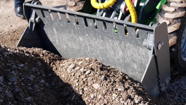 Двухчелюстной ковш 100 и ковш 190 для мини-погрузчика FRONTMEN смотреть онлайн