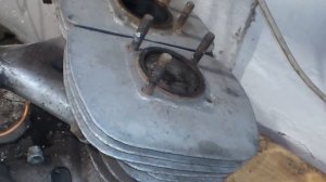 Зажигание ИЖа.  Верхняя мертвая точка и когда  «бьет»  искра.