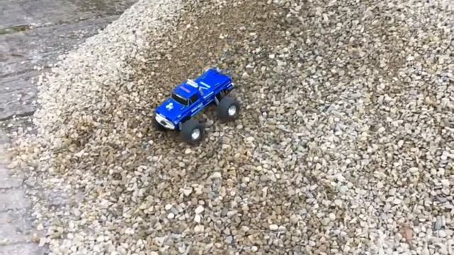 Traxxas BigFoot #1 Monster Truck смотреть онлайн
