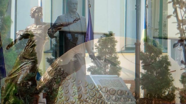 Памятник нобелевским лауреатам в Днепре смотреть онлайн