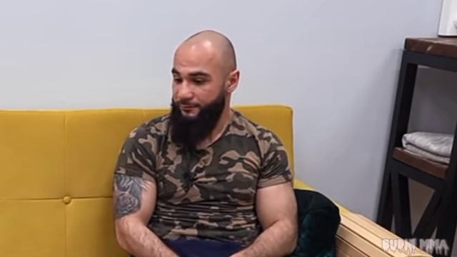 За эту фотографию Лендруш Акопян словил тонну негатива и уйму гневных комментариев
