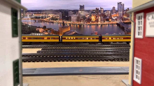 The First Run at Chuck’s AMAZING O-Gauge Layout - The UP & PRR Railroad смотреть онлайн