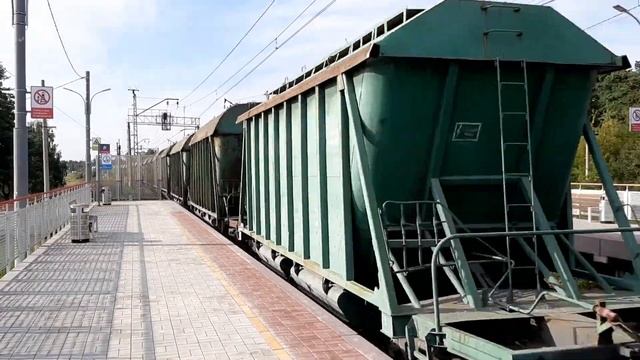 Гость из Уфы! ВЛ10у-521 с грузовым поездом на о.п. Акри смотреть онлайн