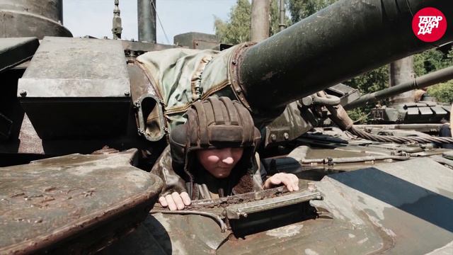 Под Казанью ныряют танки: Эпичные кадры с учений. Это тебе не мышкой по столу водить! смотреть онлайн