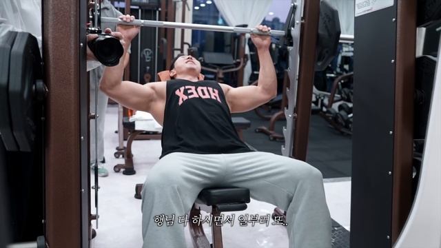 가슴이 큰 이유가 있었구나.. смотреть онлайн