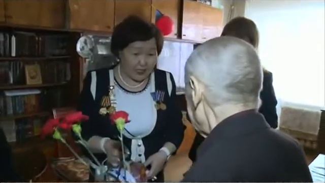 Участники акции “Ветеран живет рядом” поздравили ветеранов и вручили им подарки смотреть онлайн