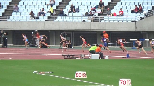 2017 全日本実業団 陸上 女子 200m決勝 【名倉千晃選手 vs 市川華菜選手】 смотреть онлайн