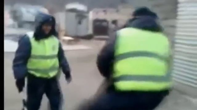 ДПС скачет на осле смотреть онлайн