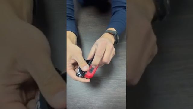 Фoнapь нaлoбный cвeтoдиoдный (LED) aккумулятopный c ceнcopoм HL-0204 PROTESTER смотреть онлайн