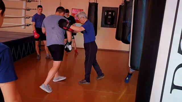 Старая школа бокса / Постановка удара / Мастер спорта СССР Роберт Люгай смотреть онлайн