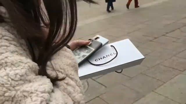 VLOG прогулка по Москве с подругой|Потеряла наушники 04.04.2021. смотреть онлайн