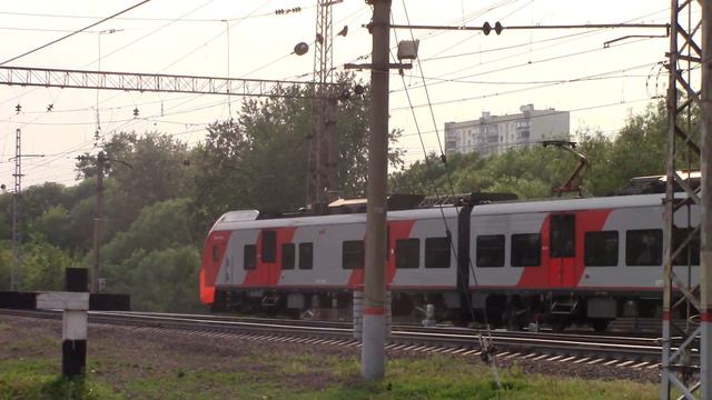 Электропоезда ЭС2ГП-006\ЭС2ГП-013"Ласточка" станция Царицыно смотреть онлайн