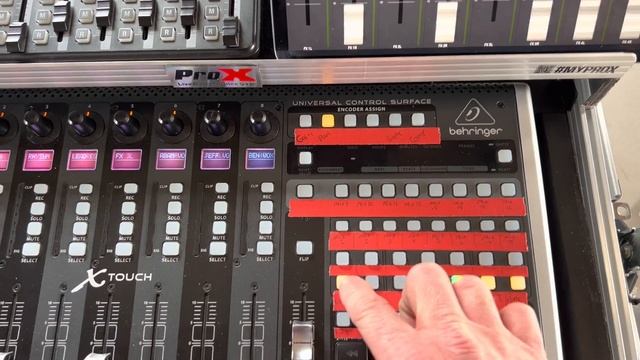 X-Touch Audio Controller with Mixing Station смотреть онлайн