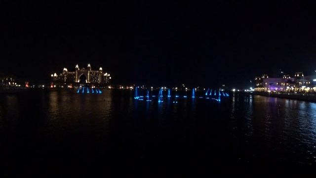 Дубай / Новый пляж и новый фонтан The Pointe смотреть онлайн