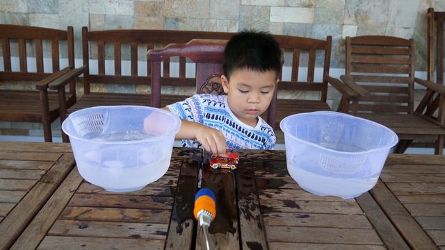 Braxton with HotWheels Color Shifters and Crackers! смотреть онлайн