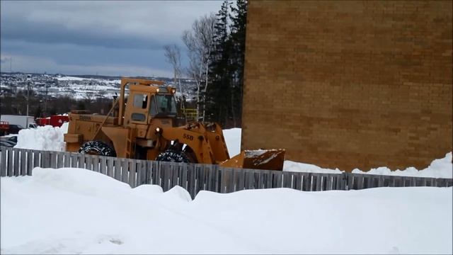 Clark 55B Loader moving snow смотреть онлайн