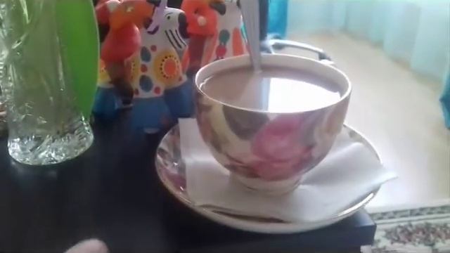 Женщина за 40 Девочки! С праздником! смотреть онлайн