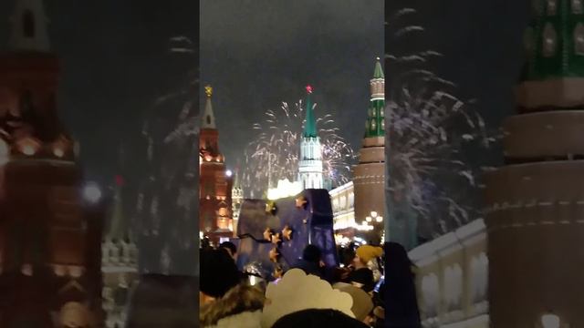 Новогодний салют на красной площади смотреть онлайн