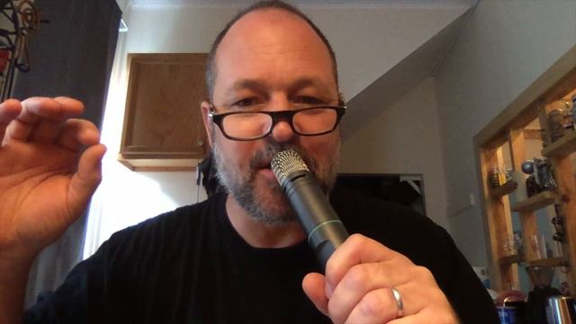 Review of an older 9-Volt AKG C 1000 S Condenser Microphone смотреть онлайн