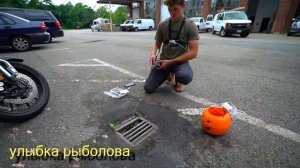 рыбалка в люке! клюёт даже в каналюге! ловля рыбы в канализации! лучшая рыбалка!