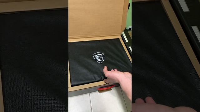 MSI RAIDER GE 78hx распаковка? смотреть онлайн