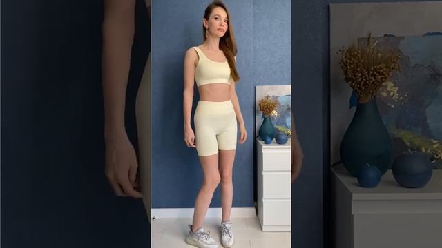 КРУТЫЕ Фитнес костюмы #shorts смотреть онлайн