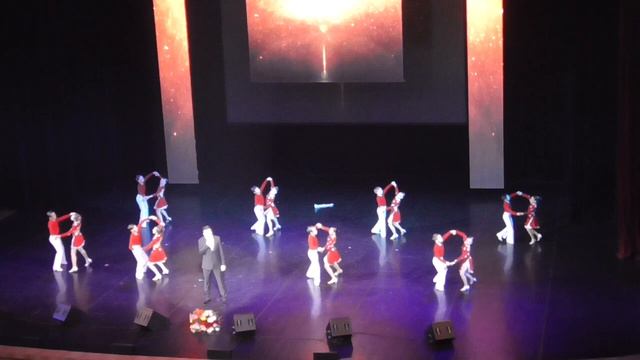 Михаил Сим "Разговор Со Счастьем" и танец !!.mp4 смотреть онлайн