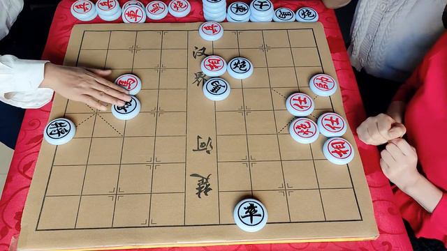 美女不服报仇 小兵坐花心 最牛马后炮 大爷人仰马翻 смотреть онлайн